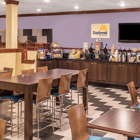 Days Inn By Wyndham South Hill Ngoại thất bức ảnh