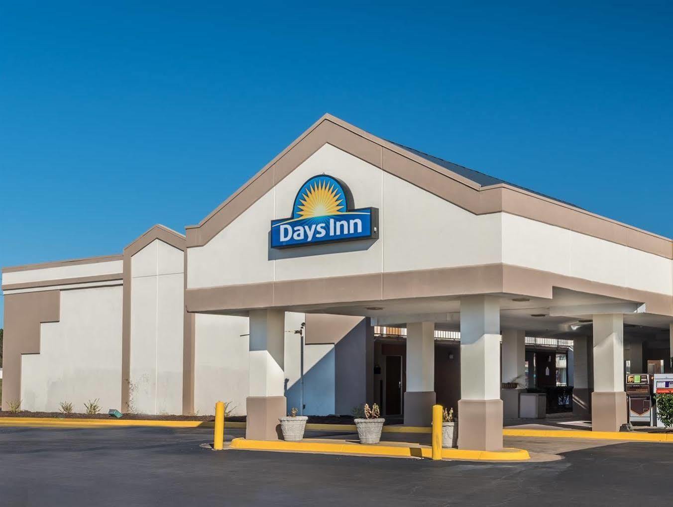 Days Inn By Wyndham South Hill Ngoại thất bức ảnh
